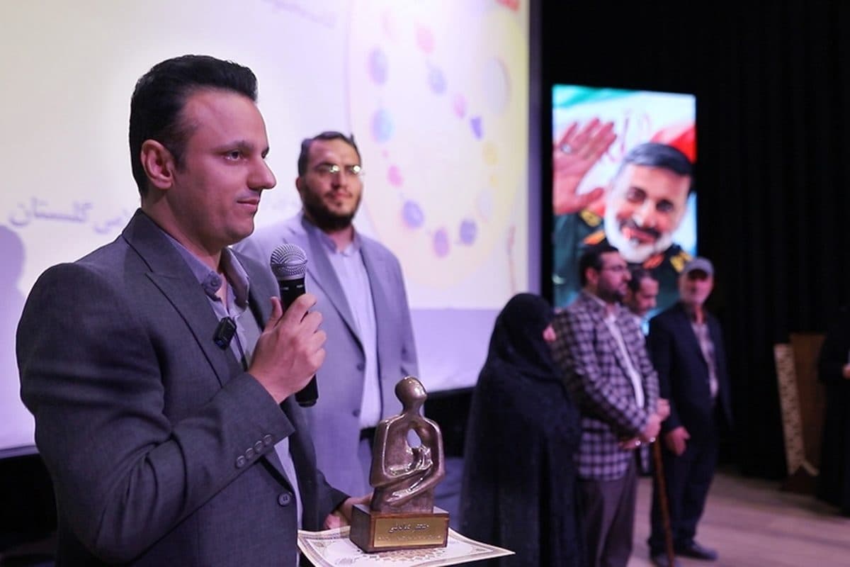 جعفر صادقی چهره سال هنر انقلاب شد