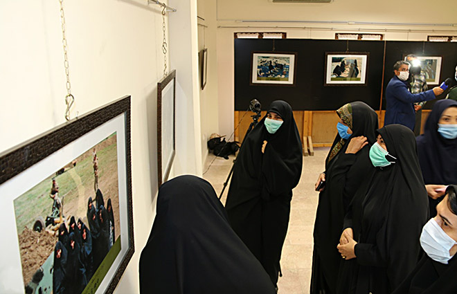 نمایشگاه نقش زنان استان گلستان  در دفاع مقدس در نگارخانه سوره حوزه هنری برپا شد