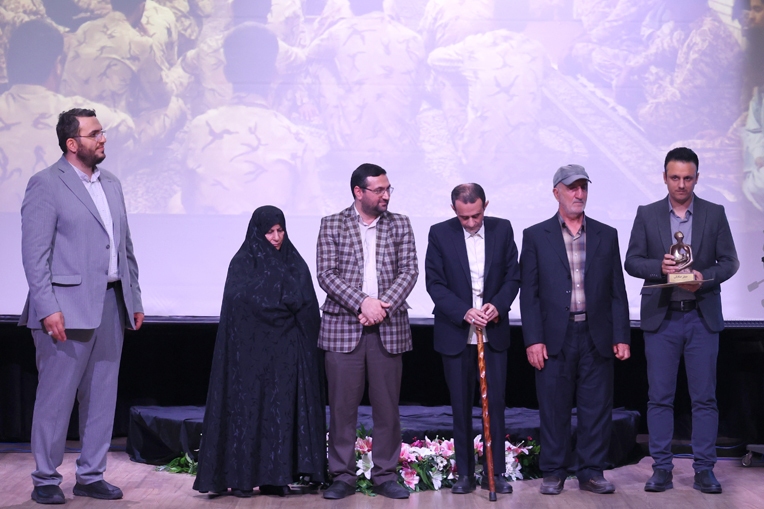 جعفر صادقی چهره سال هنر انقلاب شد