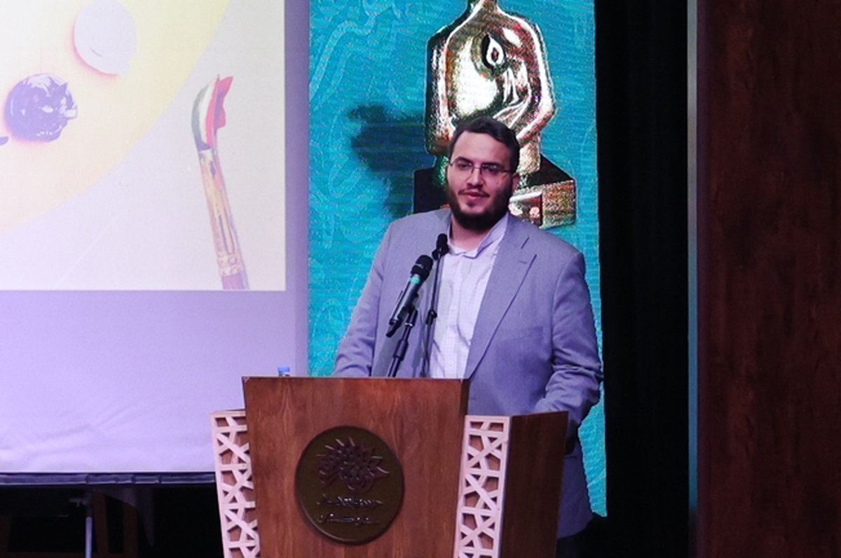 هنرمندان متعهد در خط مقدم نبرد تمدنی ایستاده‌اند