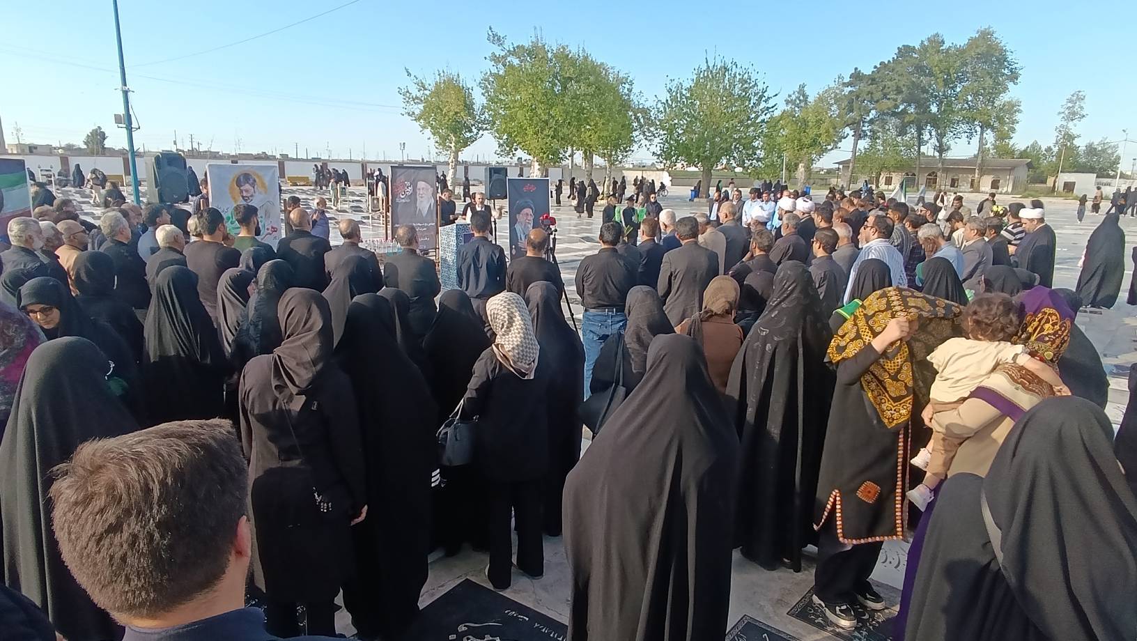مهمانی لاله ها / پاسداشت هفته فرهنگ و هنر انقلاب مهمانی لاله ها / پاسداشت هفته فرهنگ و هنر انقلاب